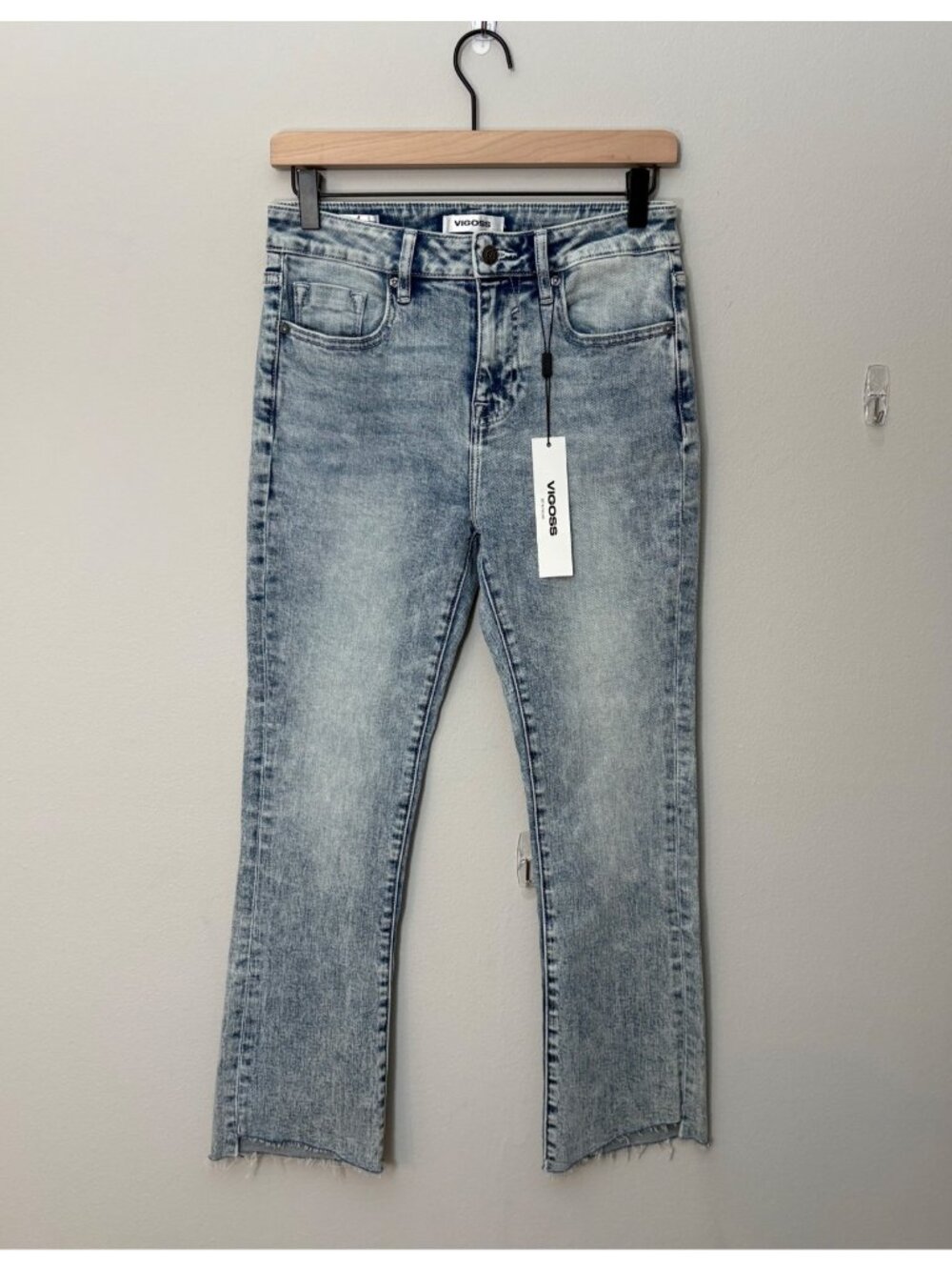 NEW Vigoss Miley Flare Pop Crop Frayed-Hem High-Rise Vintage-Wash 26 Stretchy
